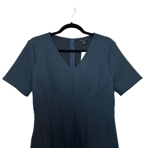 Ann Taylor Textured Knit Peplum Short Sleeve Top zippered Back Sz. M - Picture 2 of 13